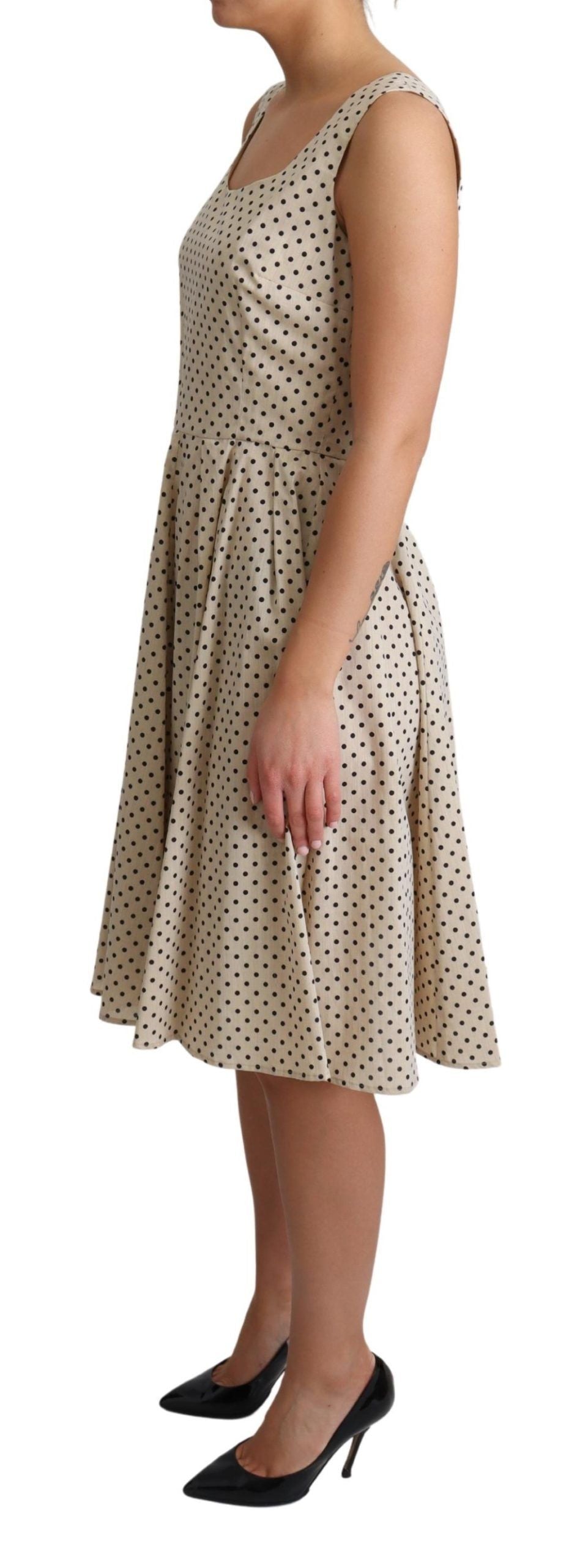 Elegante vestido de lunares sin mangas de corte A