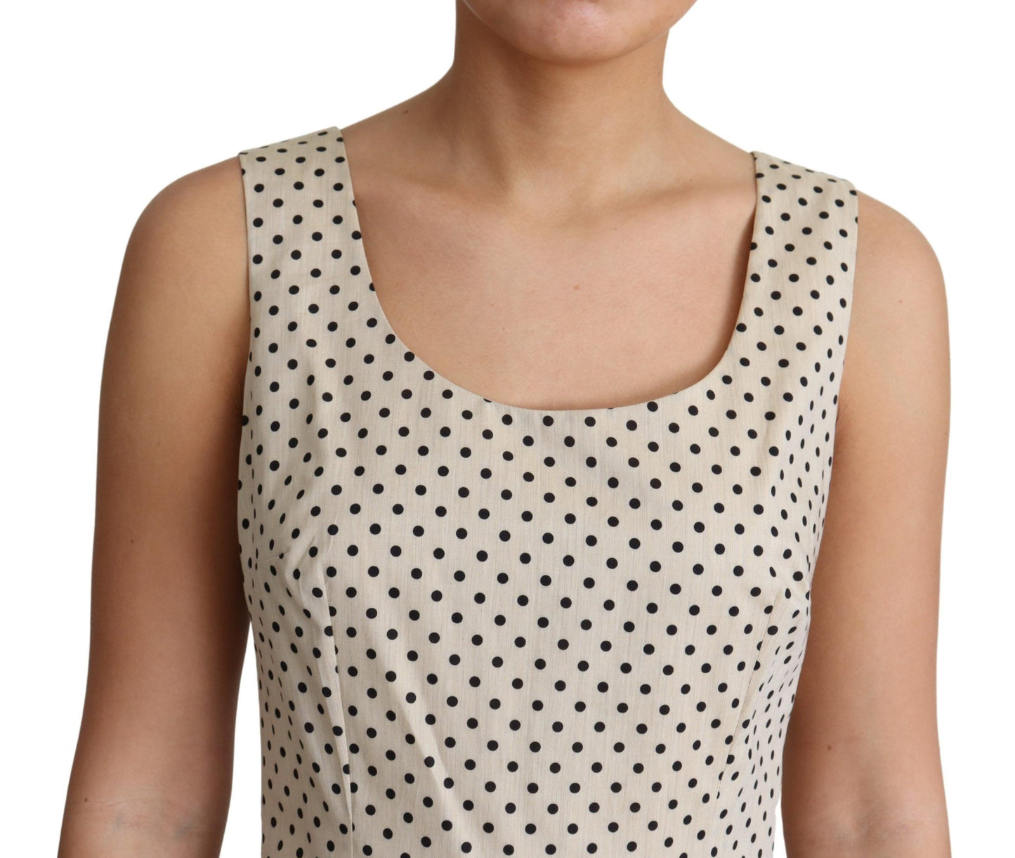 Elegante vestido de lunares sin mangas de corte A