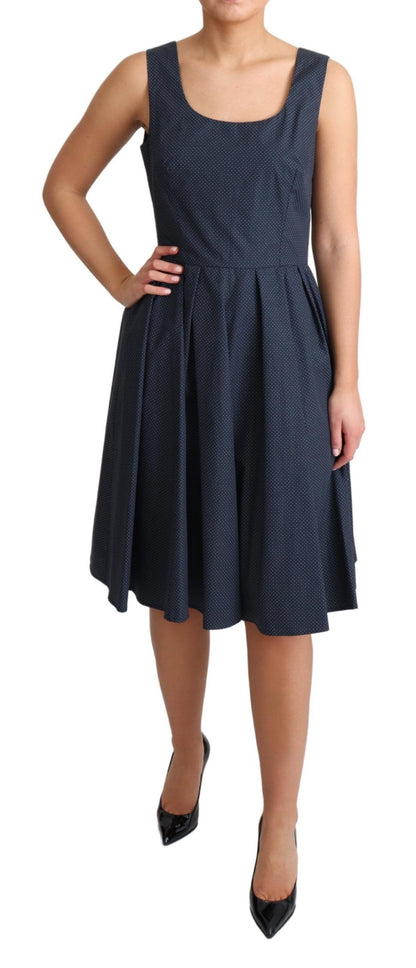 Elegante vestido azul de lunares de corte A