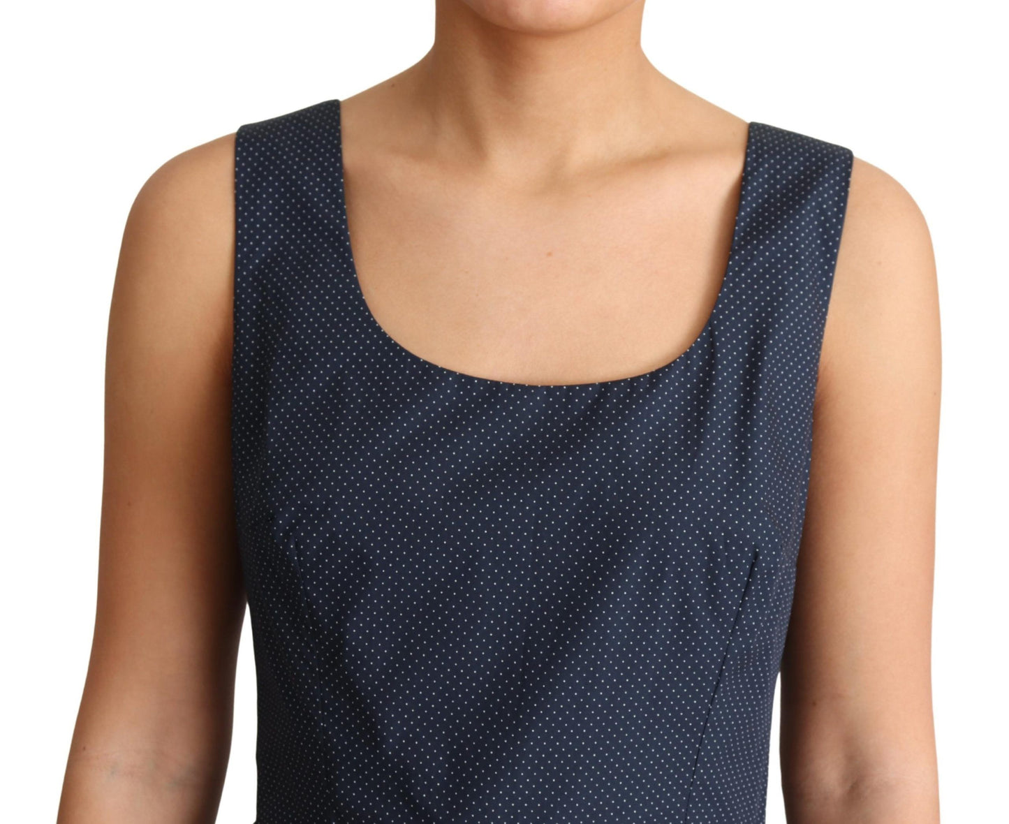Elegante vestido azul de lunares de corte A