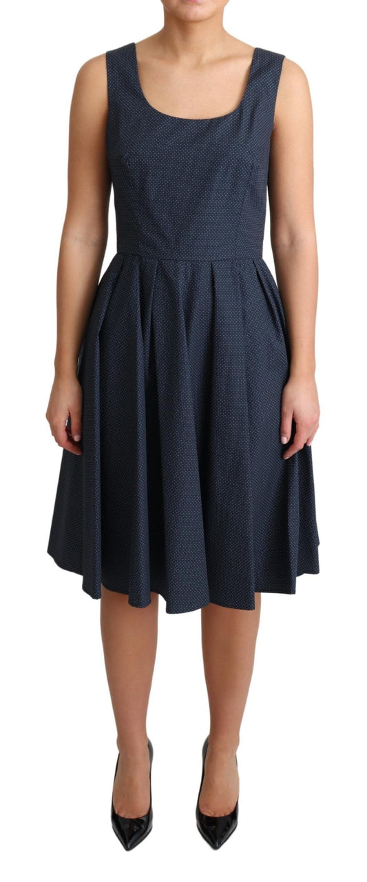 Elegante vestido azul de lunares de corte A
