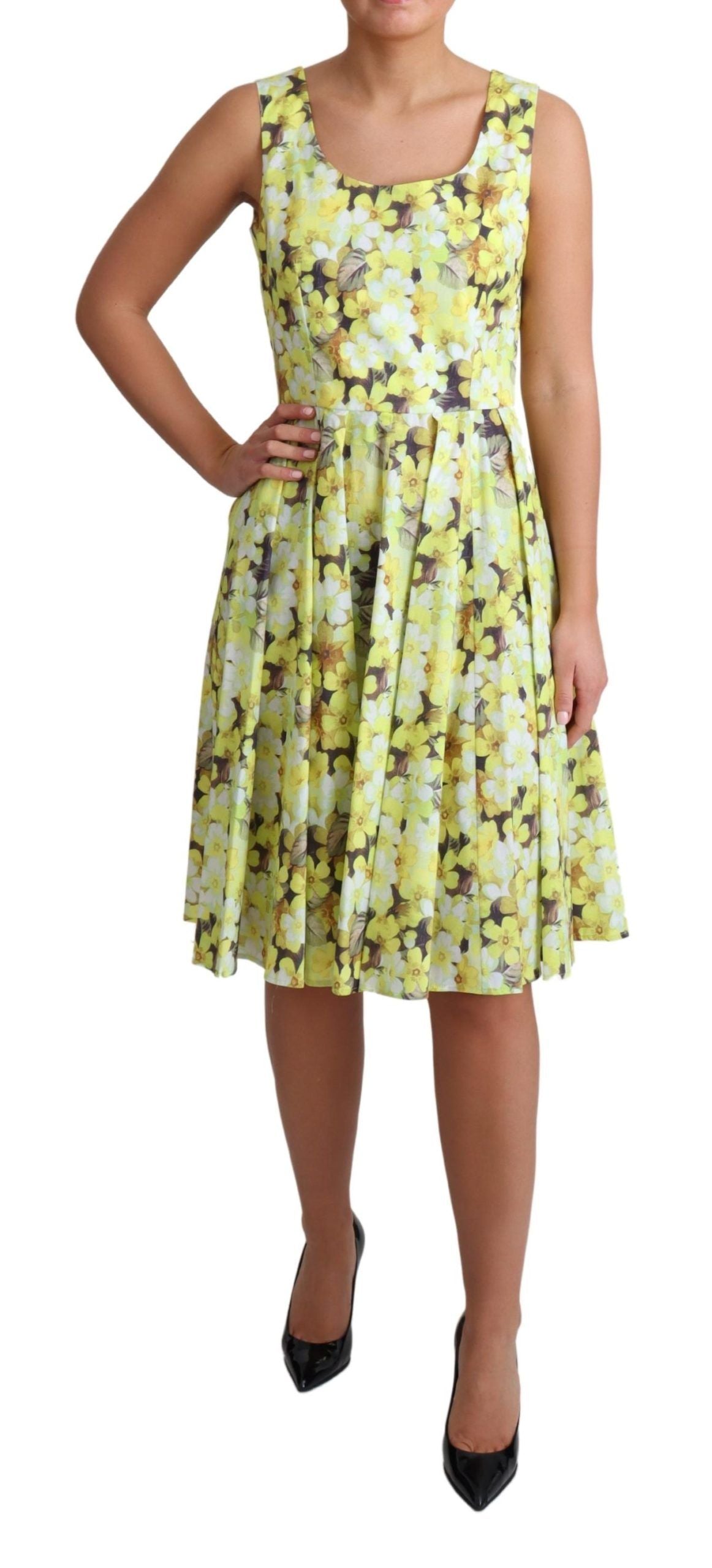 Elegante vestido floral amarillo sin mangas en forma de A