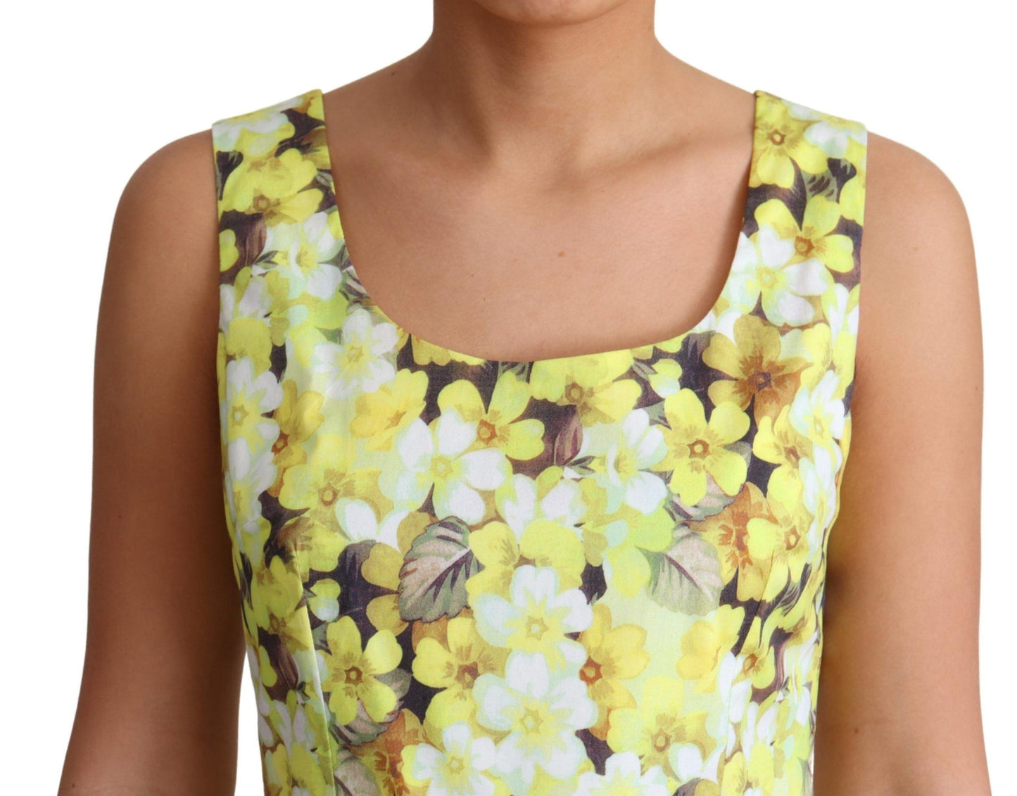 Elegante vestido floral amarillo sin mangas en forma de A