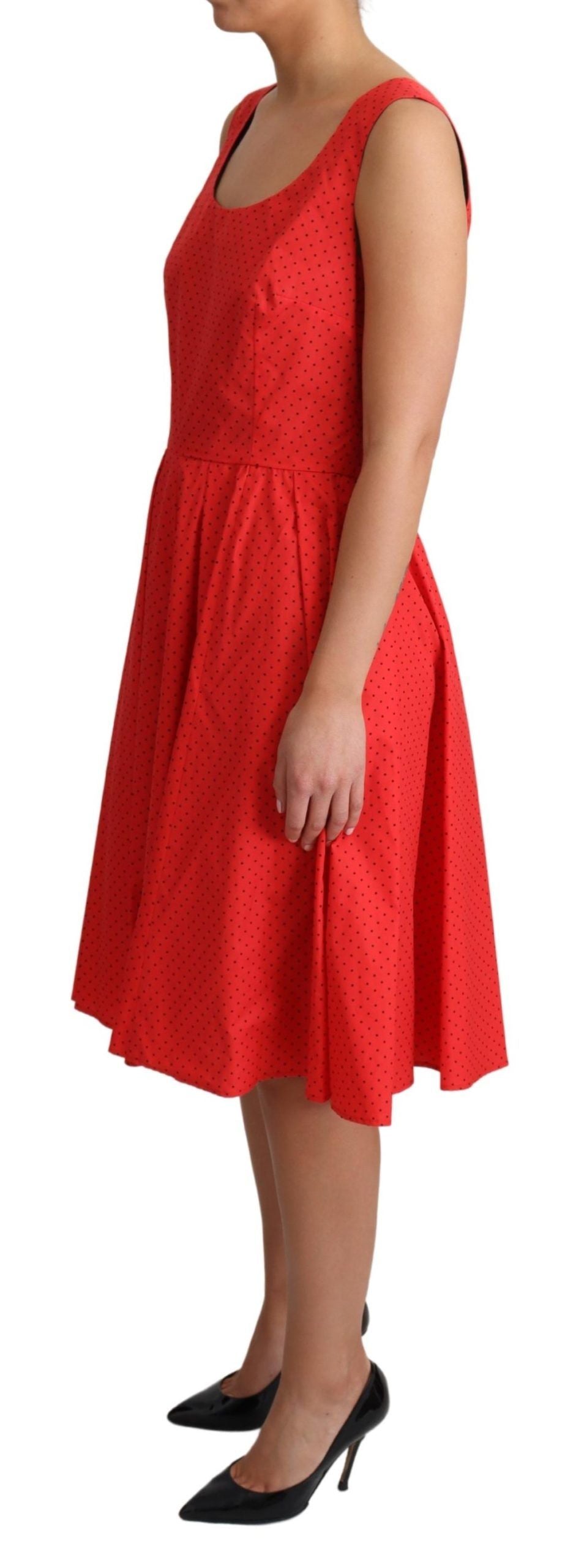 Elegante vestido sin mangas de lunares en forma de A