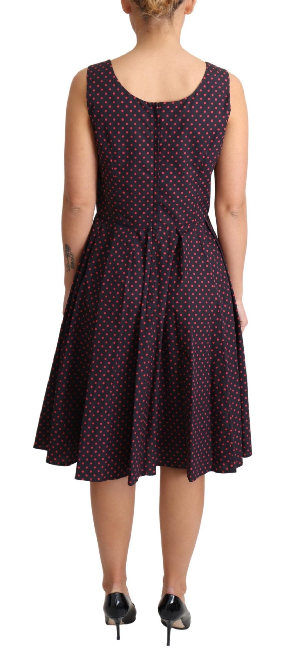 Vestido elegante sin mangas con lunares en forma de A