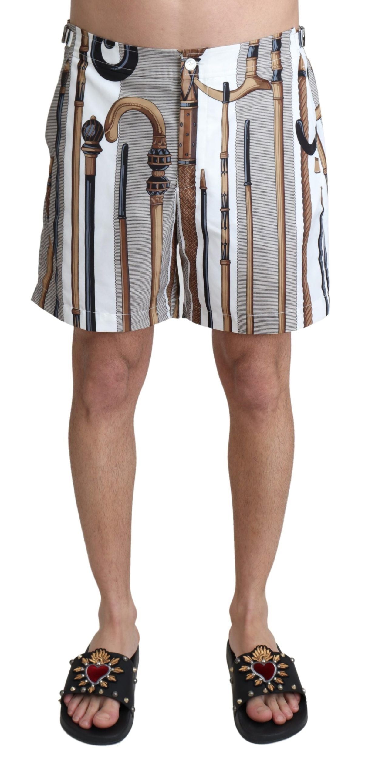 Elegantes shorts de baño blancos y multicolor