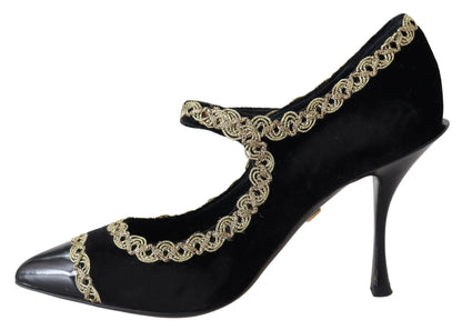 Elegantes zapatos de tacón de terciopelo con bordados de charol