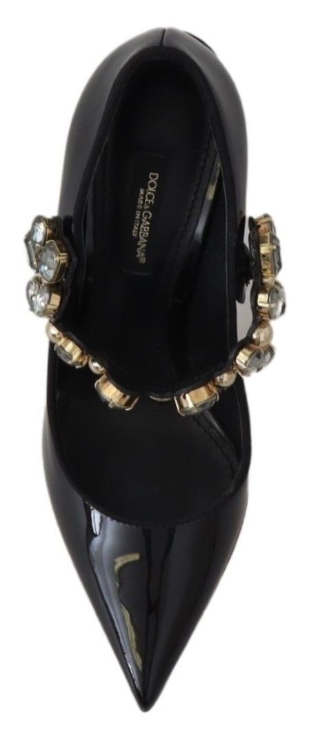 Elegantes zapatos de tacón de cuero negro con cristales