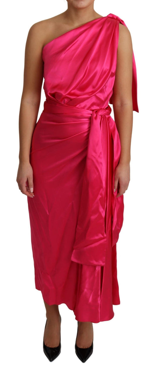 Elegante vestido cruzado de seda fucsia con un solo hombro