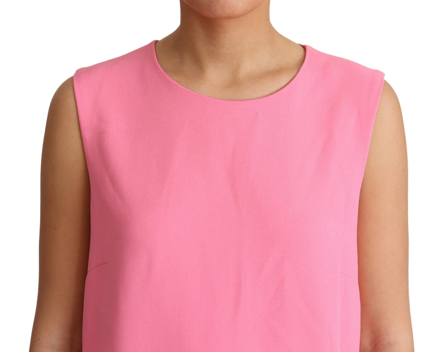 Elegante vestido rosa recto hasta la rodilla