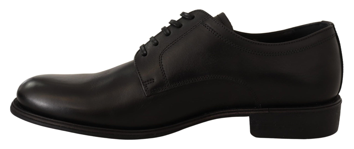 Elegantes zapatos formales Derby negros