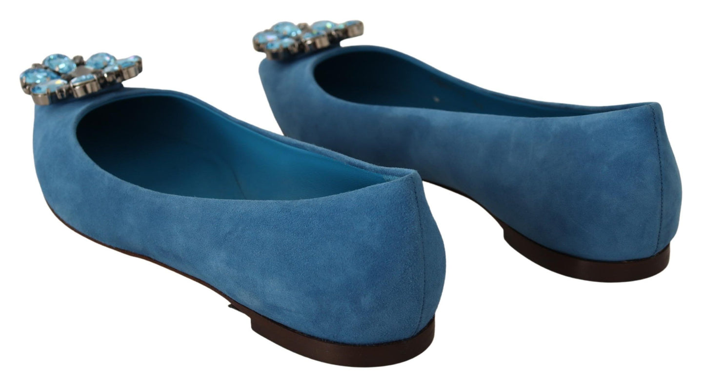 Elegantes zapatos planos de ante con adornos de cristal