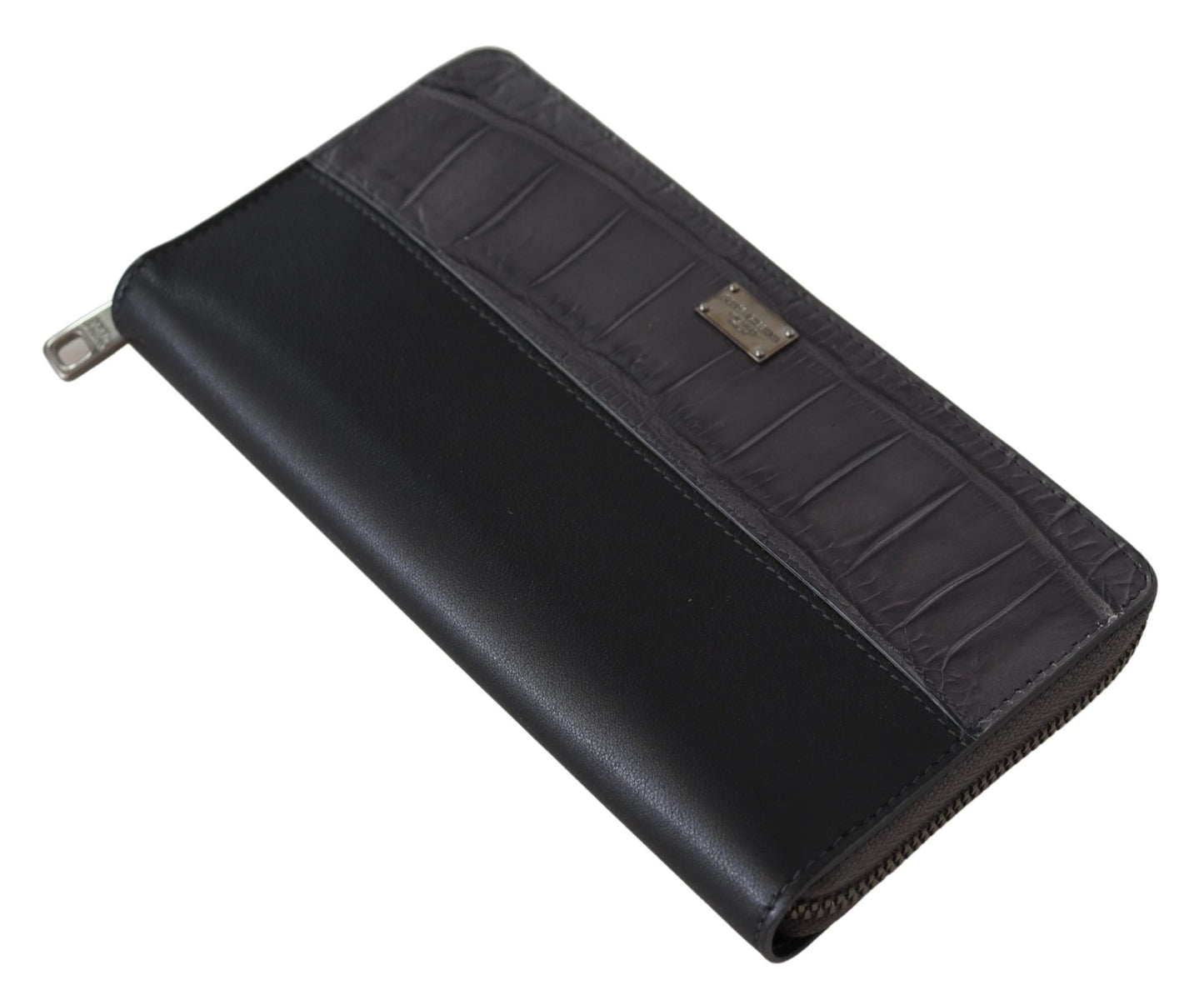 Elegante cartera de piel texturizada con cremallera