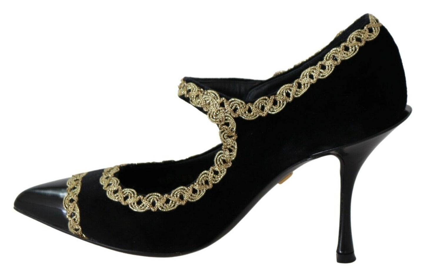 Elegantes zapatos de tacón de terciopelo negro con bordado dorado