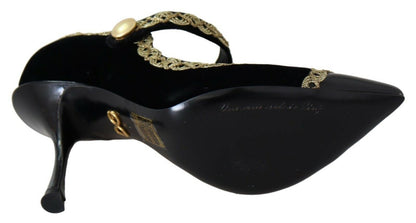 Elegantes zapatos de tacón de terciopelo negro con bordado dorado