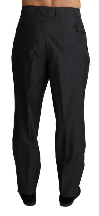 Elegante pantalón de vestir ajustado gris