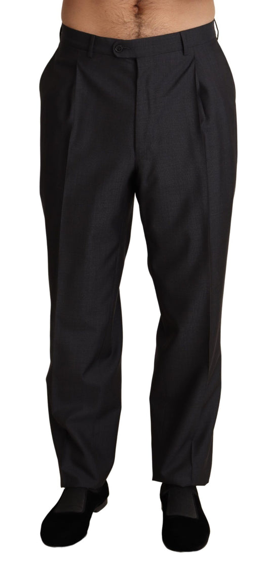 Elegante pantalón de vestir ajustado gris