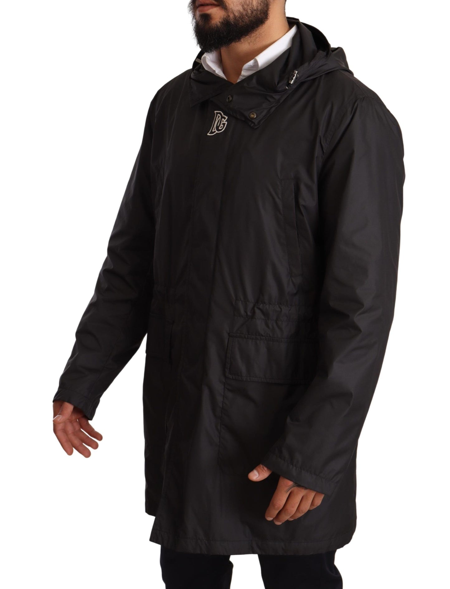 Chaqueta elegante tipo blusón negra con capucha