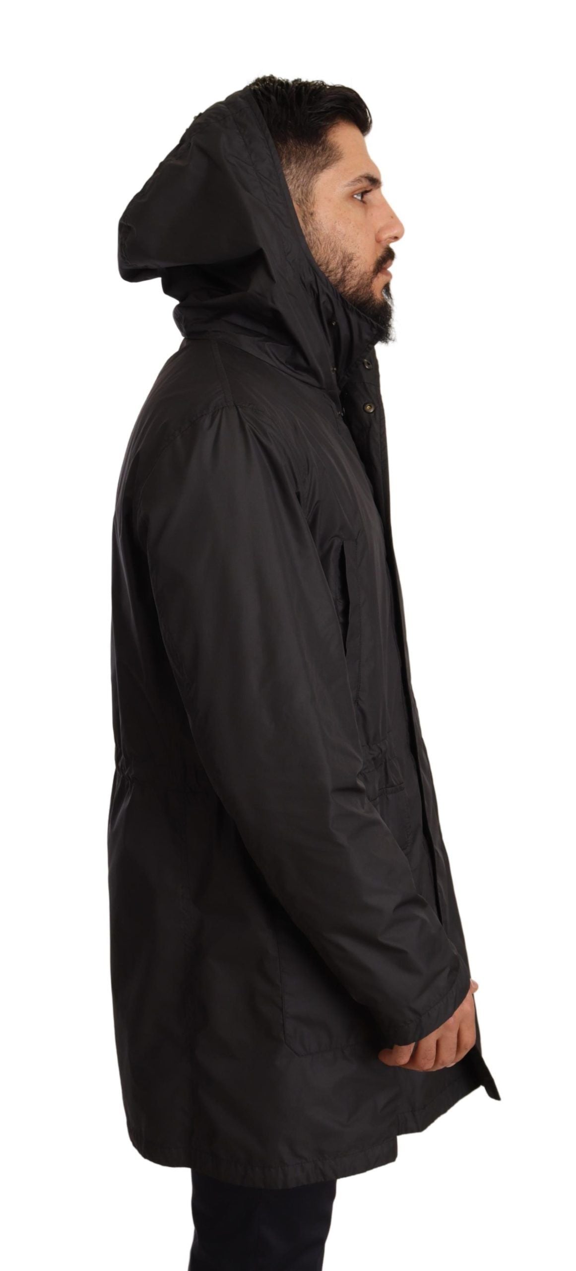 Chaqueta elegante tipo blusón negra con capucha