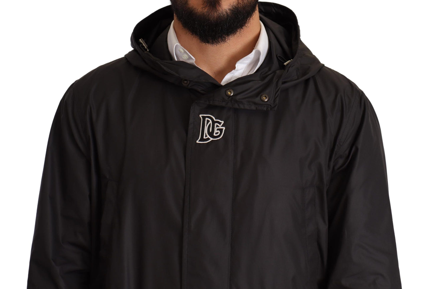 Chaqueta elegante tipo blusón negra con capucha