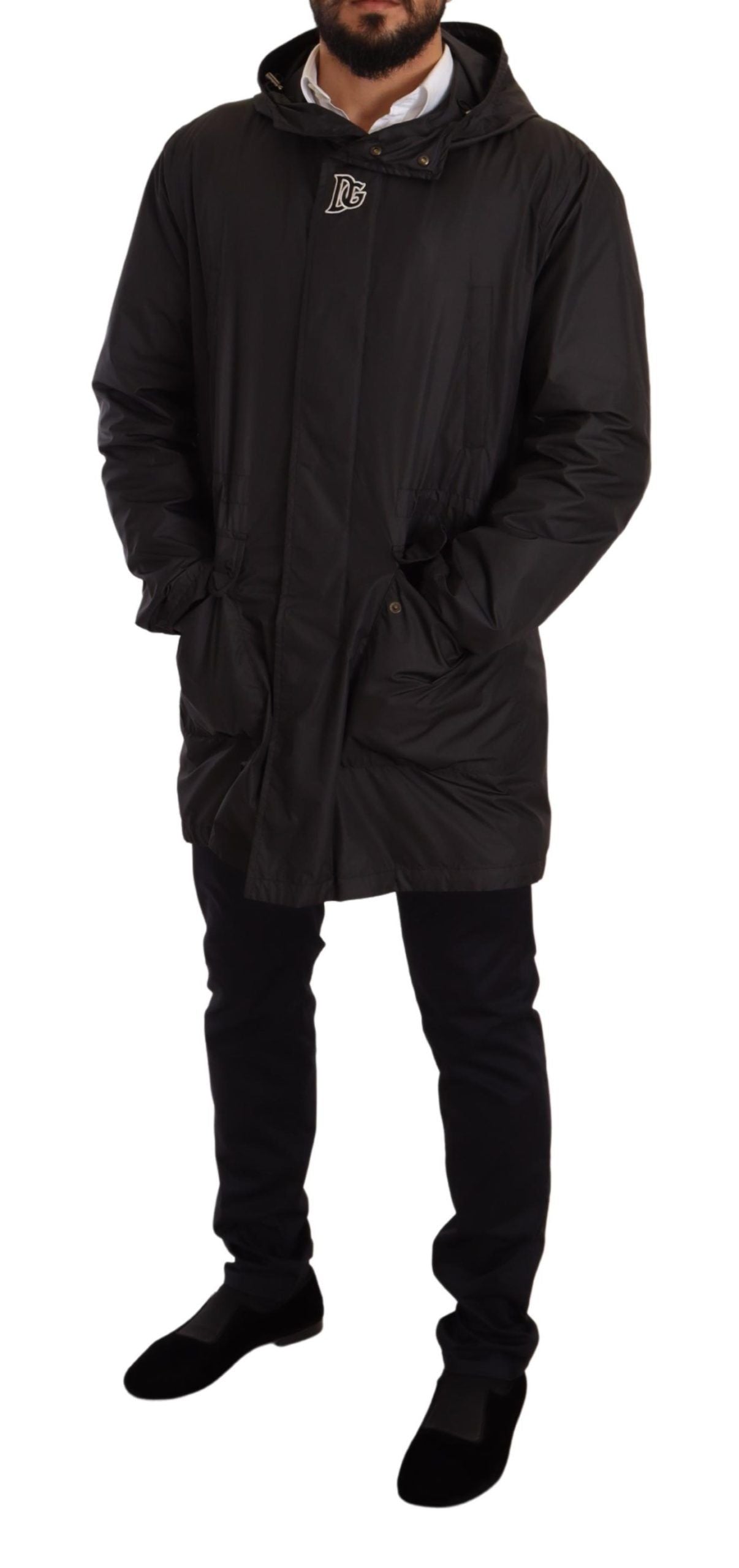 Chaqueta elegante tipo blusón negra con capucha