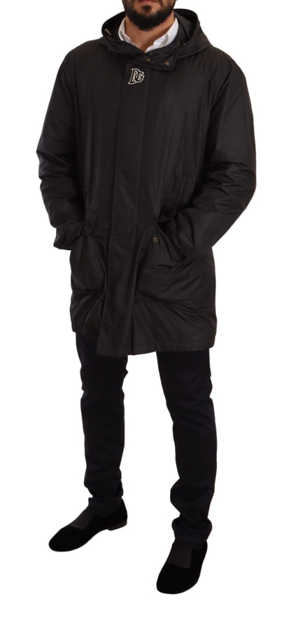 Chaqueta elegante tipo blusón negra con capucha