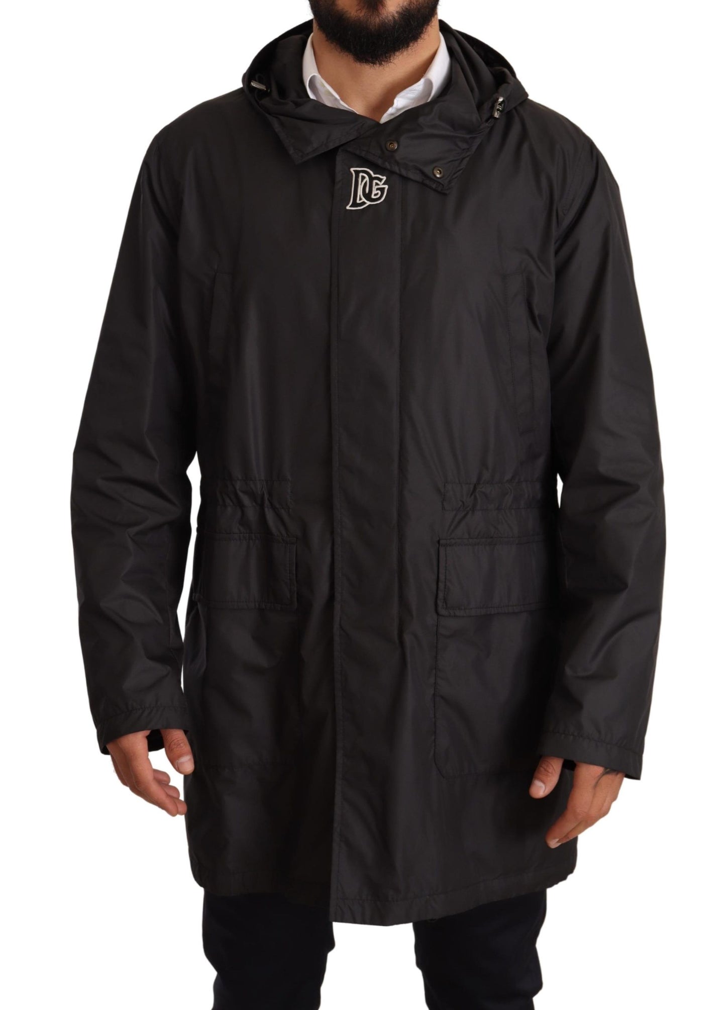 Chaqueta elegante tipo blusón negra con capucha