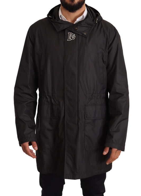 Chaqueta elegante tipo blusón negra con capucha