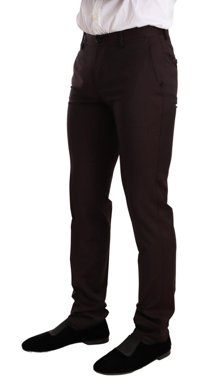 Elegante traje Martini a rayas burdeos