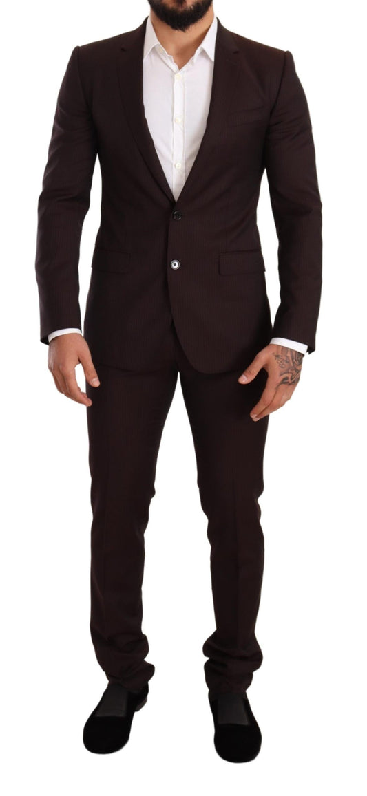 Elegante traje Martini a rayas burdeos