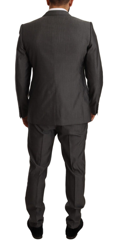 Elegante traje Martini de lana y seda de corte entallado
