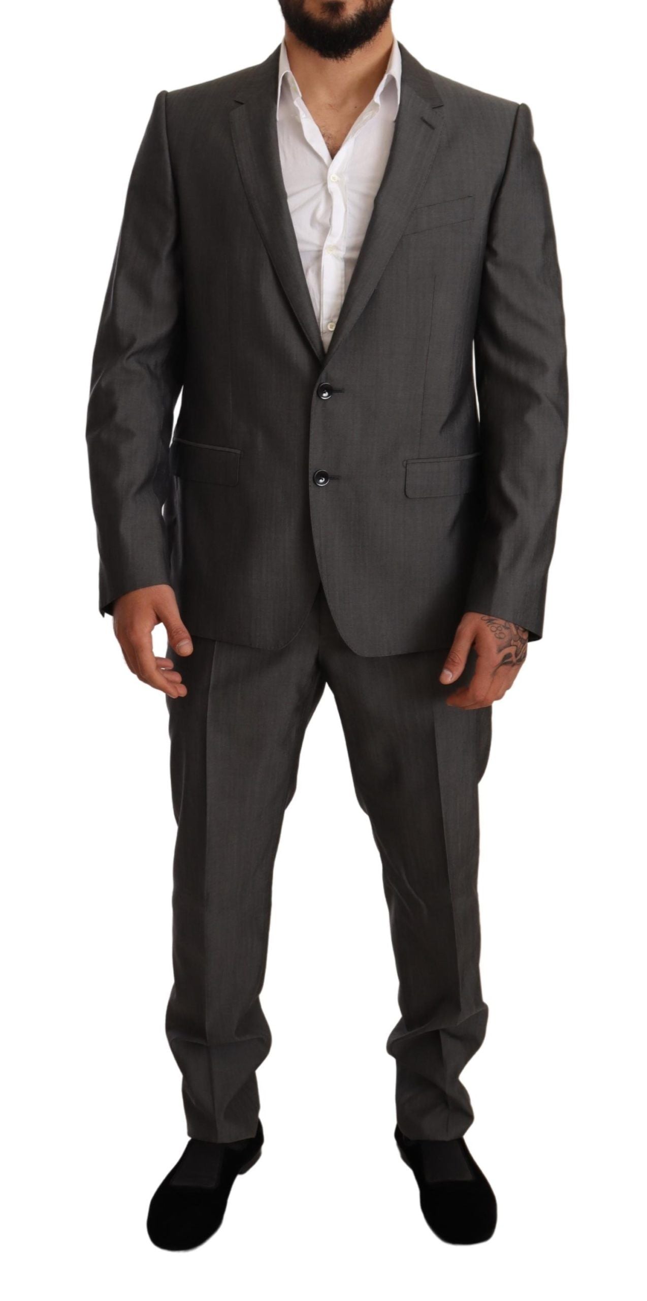 Elegante traje Martini de lana y seda de corte entallado