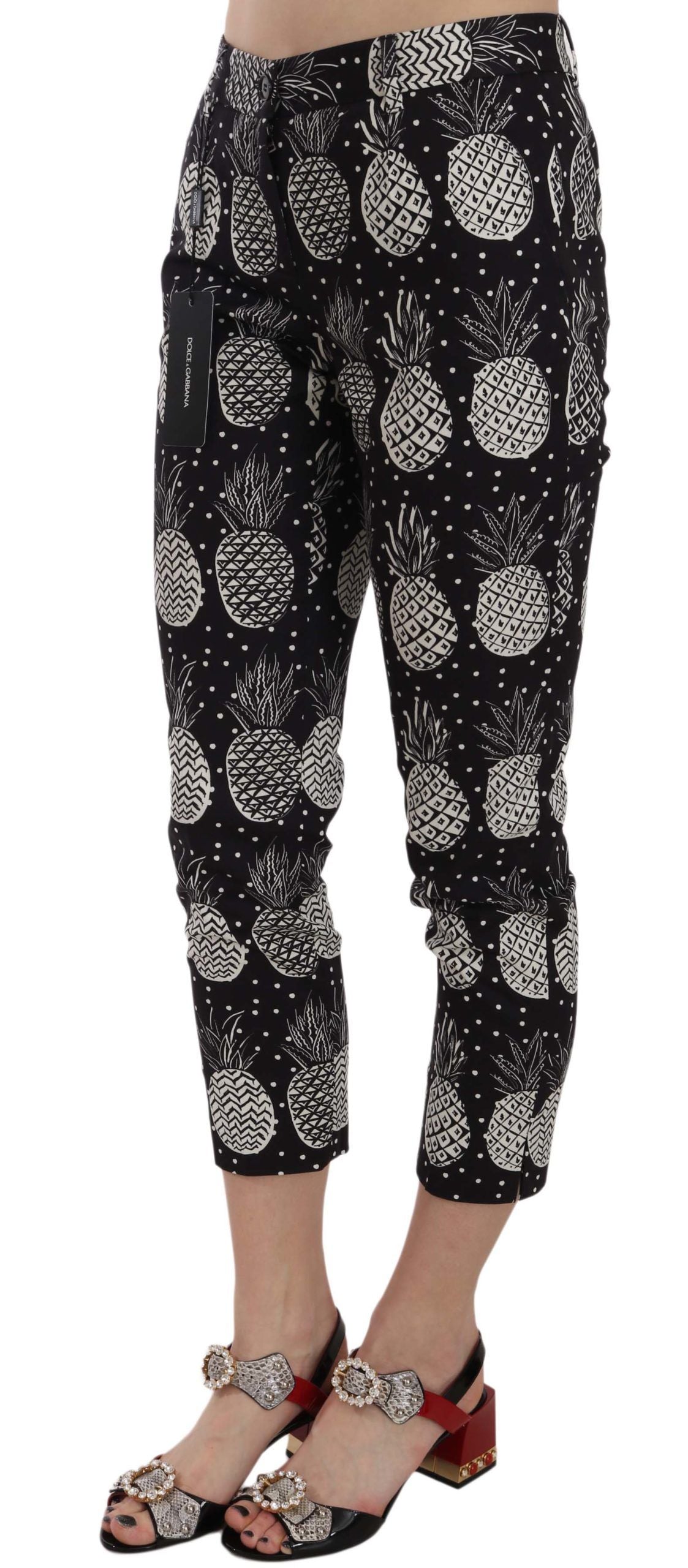 Pantalones capri ajustados con estampado elegante de piña negra