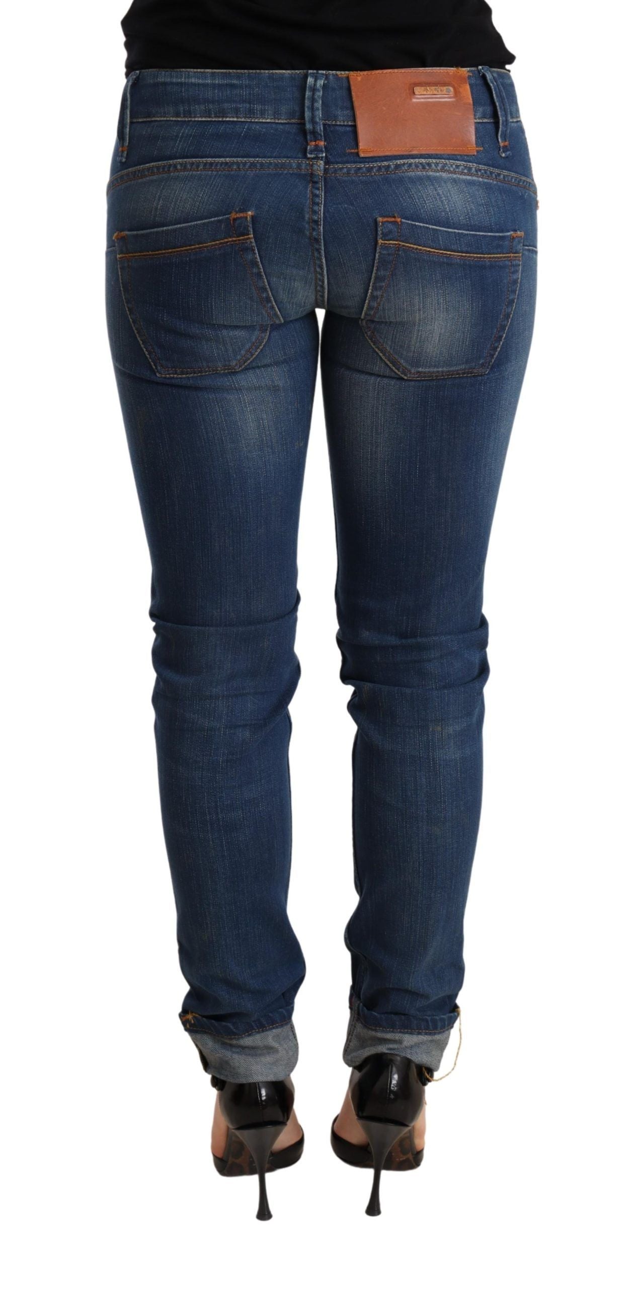 Vaqueros ajustados push-up lavados en azul chic