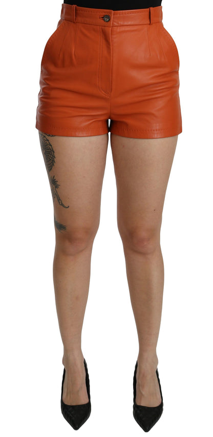 Pantalones cortos elegantes de cuero naranja con cintura alta