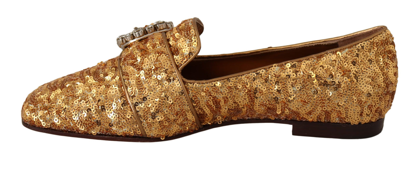 Elegantes zapatos planos con cristales y lentejuelas doradas
