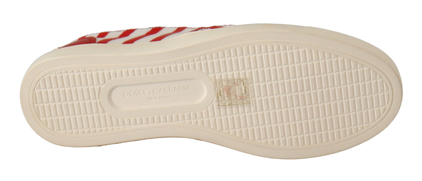 Mocasines con tachuelas y estampado de rayas
