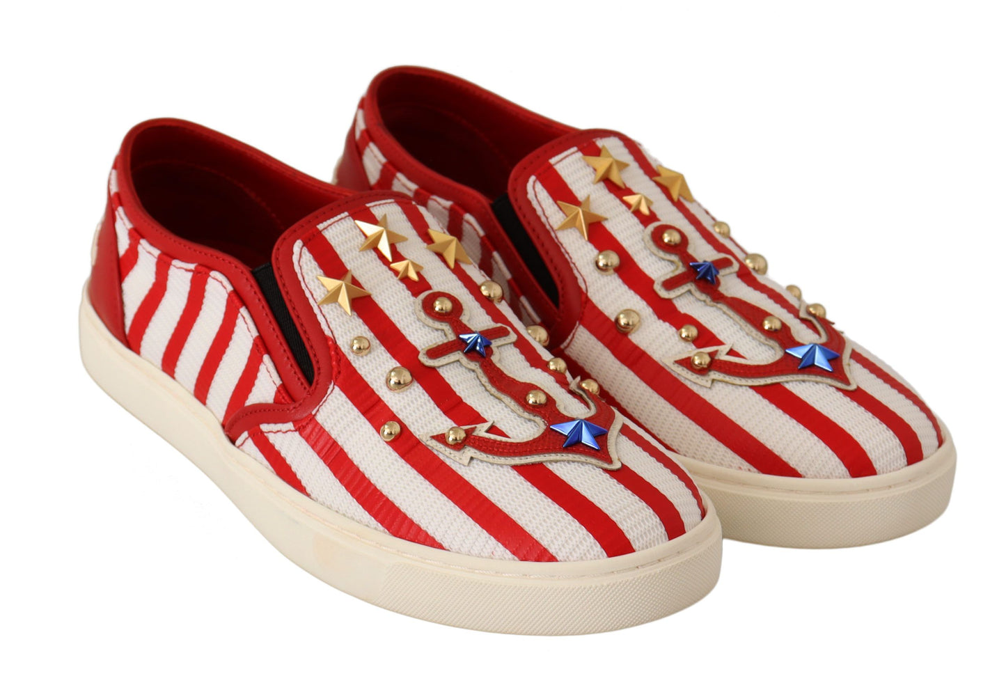 Mocasines con tachuelas y estampado de rayas