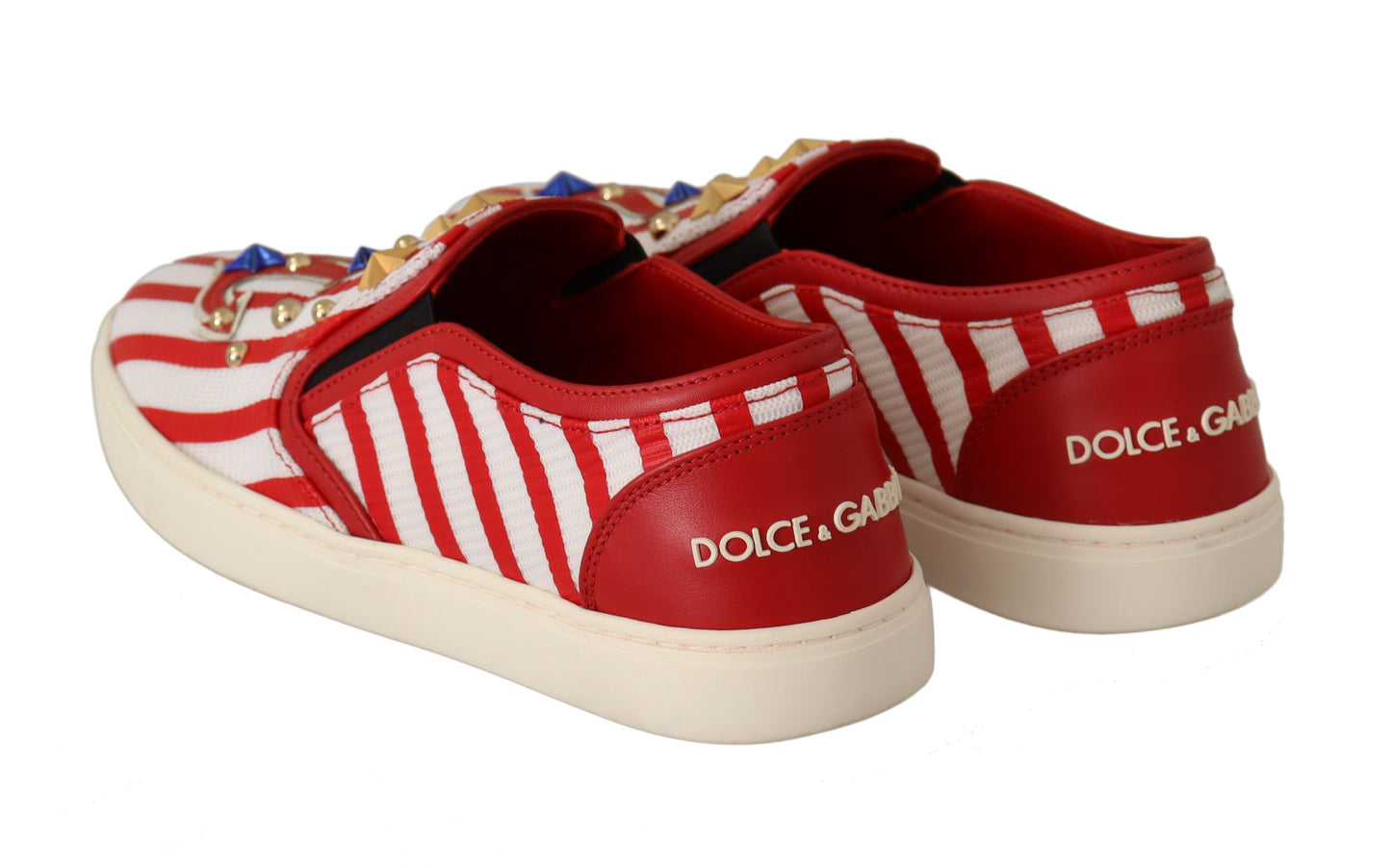 Mocasines con tachuelas y estampado de rayas