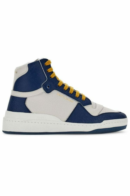 Mejora tu estilo con estas lujosas zapatillas azules de caña media
