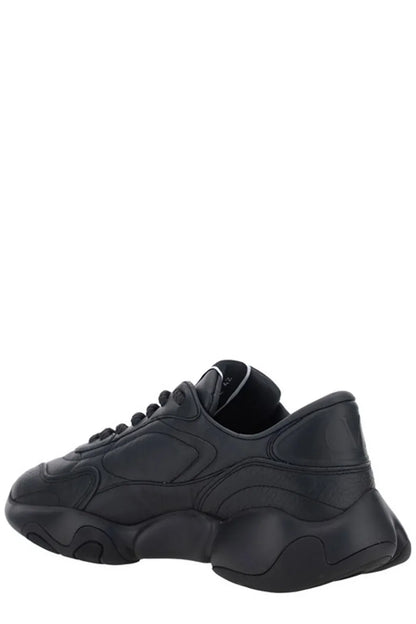 Zapatillas bajas de cuero con elegancia elevada