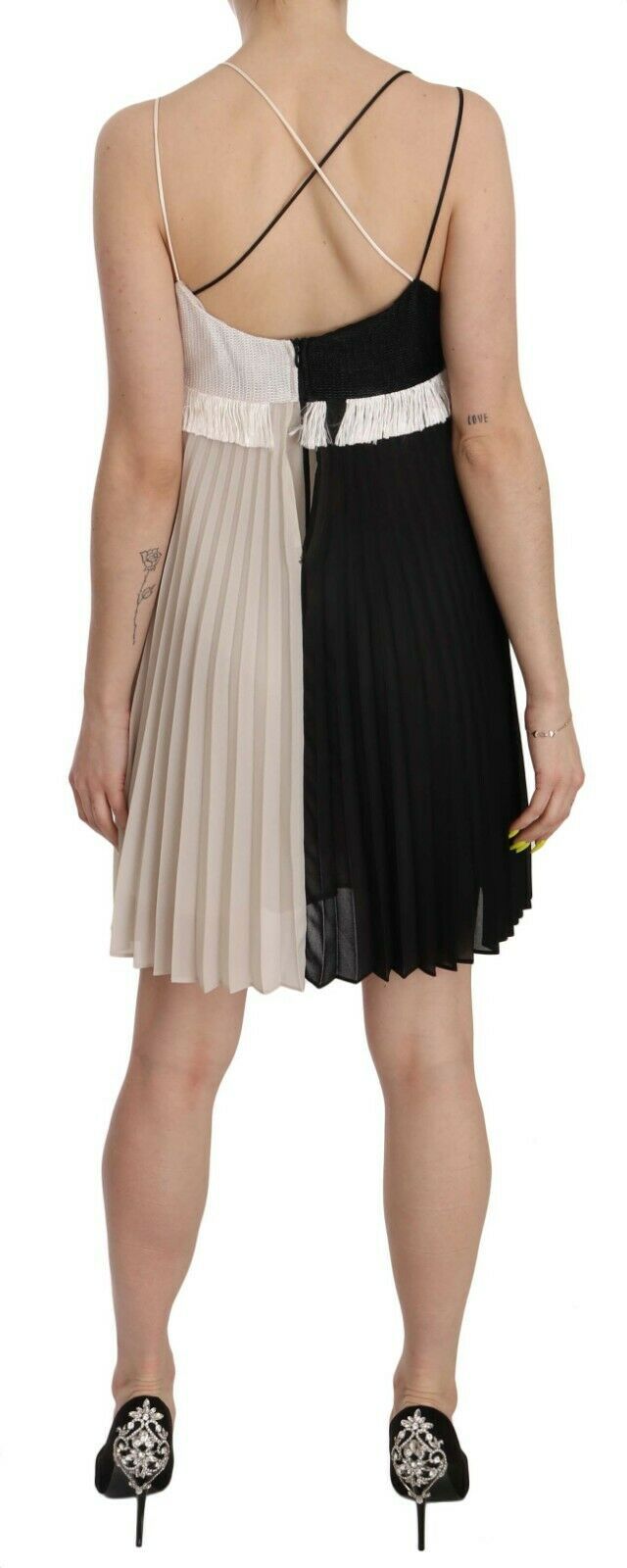 Vestido mini princesa elegante con escote en A