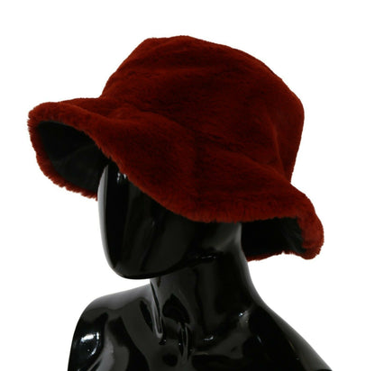 Elegante gorra roja con detalle de logotipo