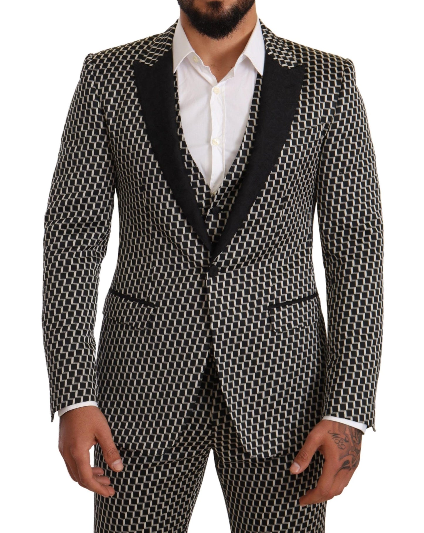 Elegante traje de tres piezas a cuadros negros de Martini