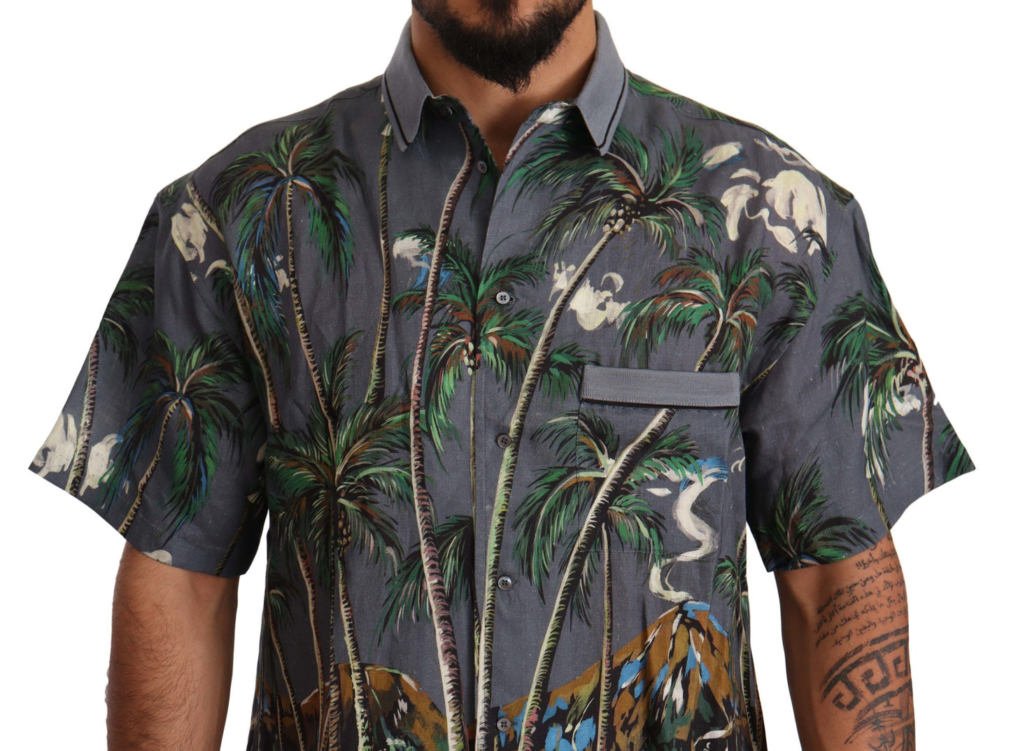 Camisa de lino y seda para hombre con elegancia tropical