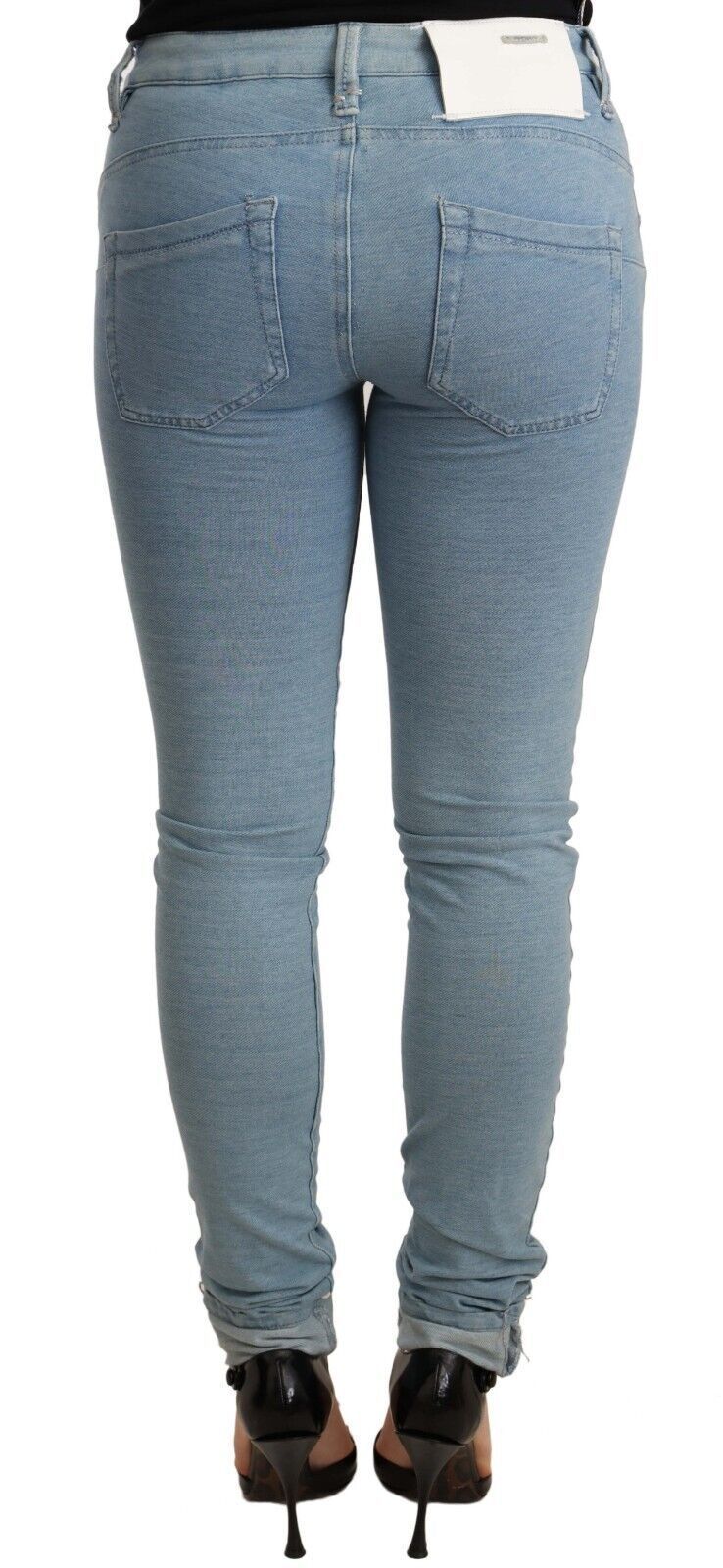 Vaqueros ajustados y elegantes con efecto push up