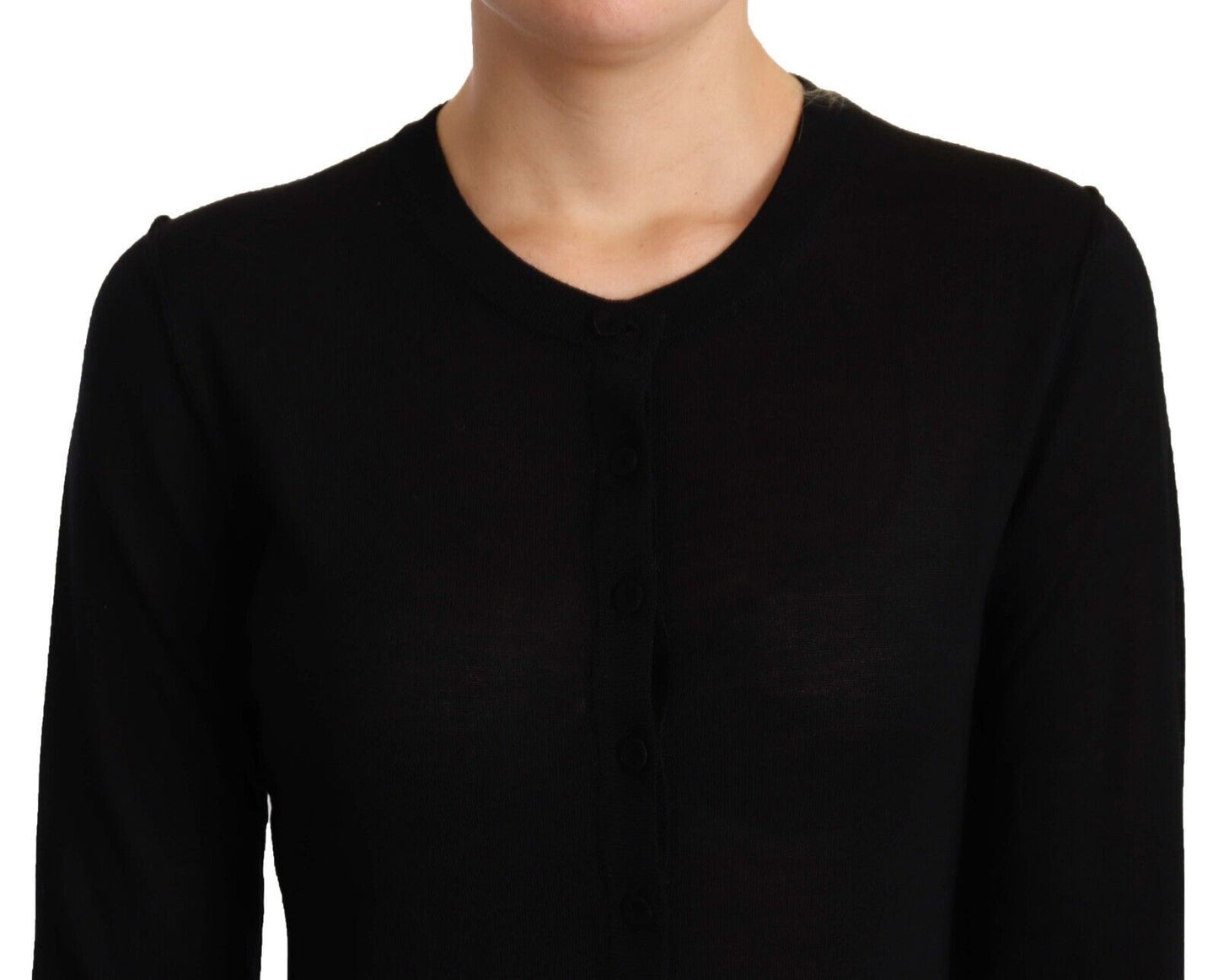 Elegante suéter de lana virgen con cuello redondo