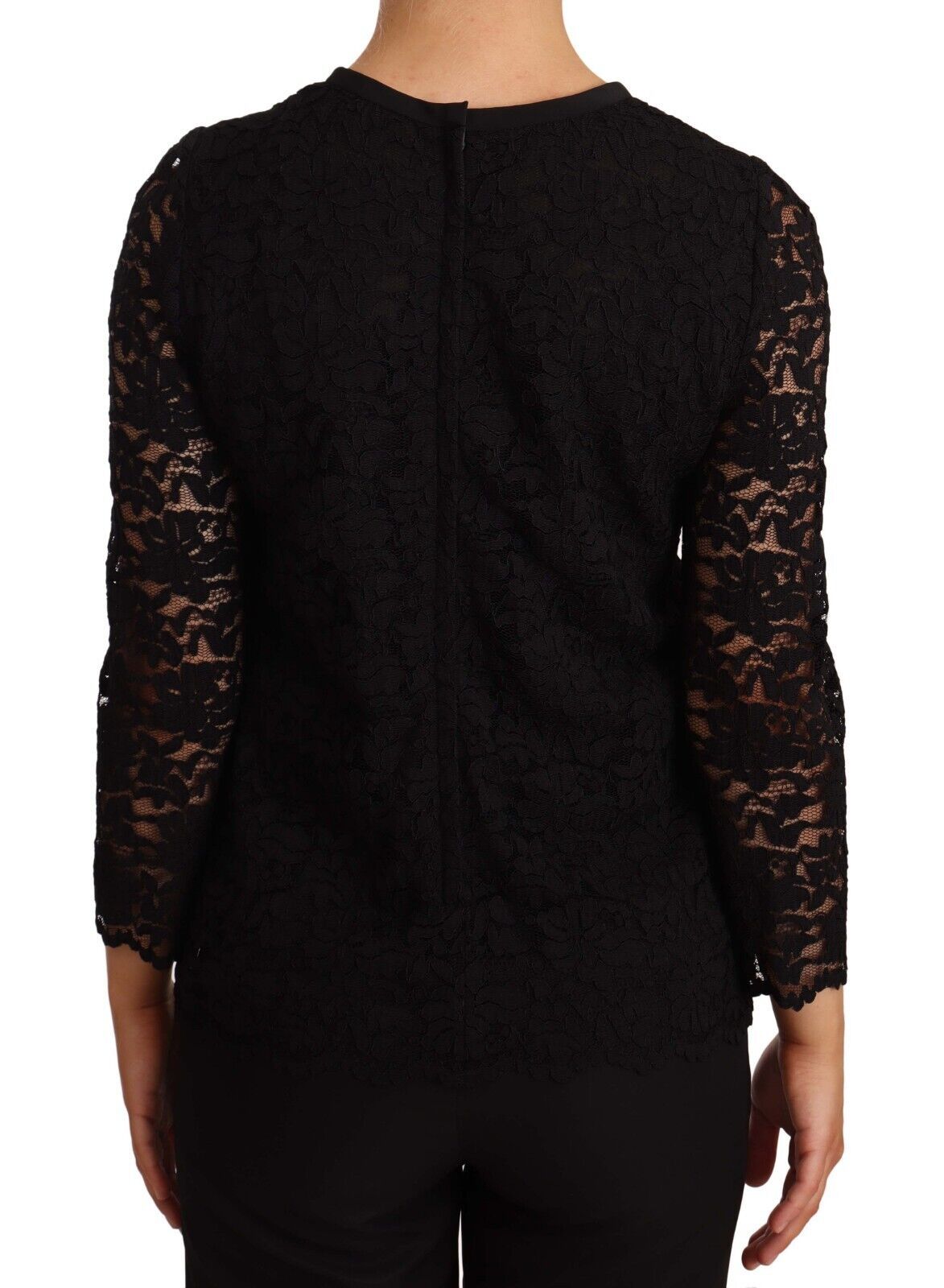 Elegante blusa de manga larga con encaje floral negro