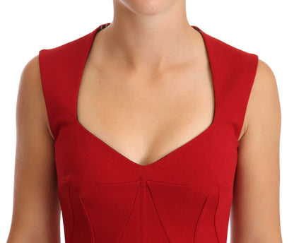 Elegante vestido midi de escote corazón en rojo