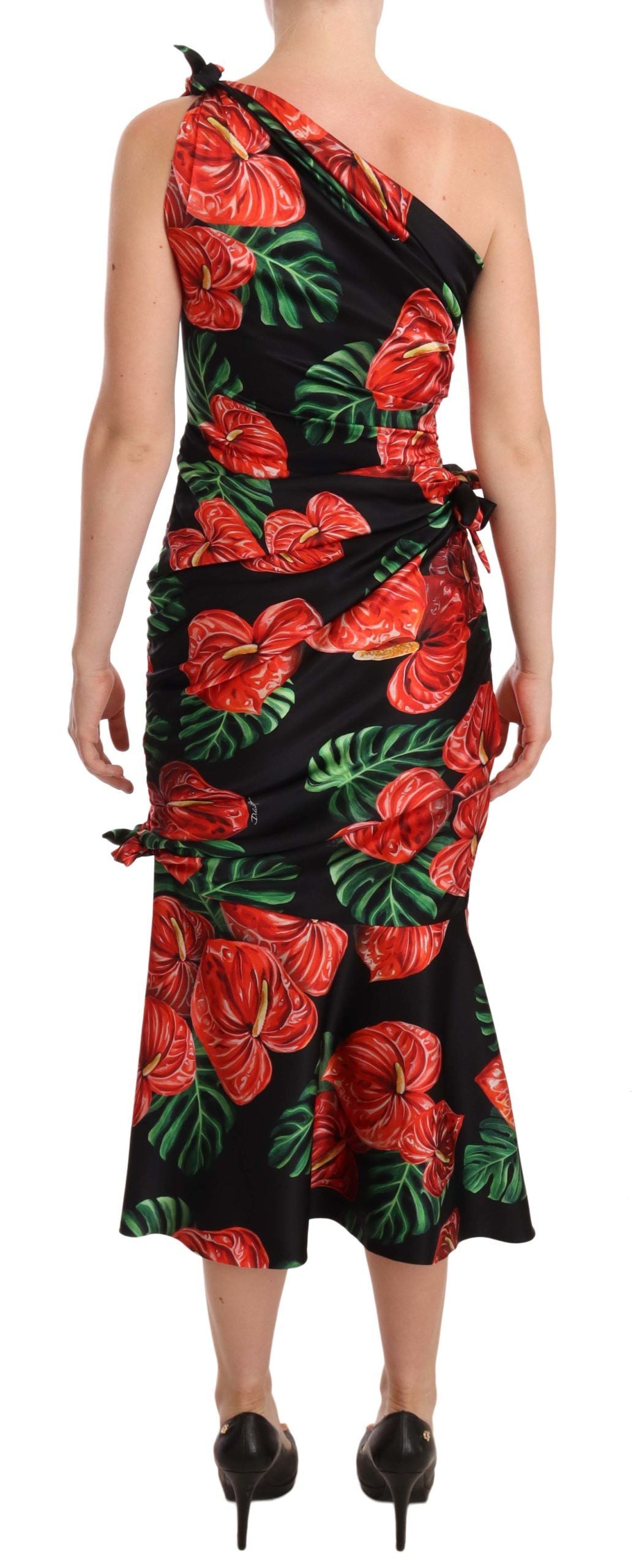Elegante vestido drapeado de seda floral